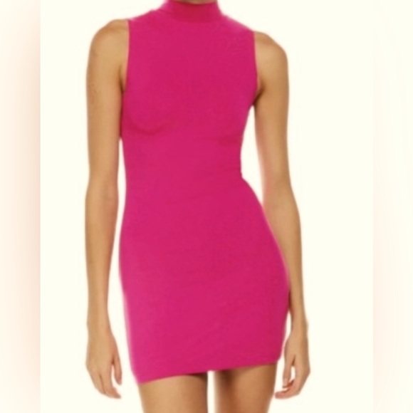Brand new Aritzia Babaton Contour magenta dress. - Picture 1 of 3